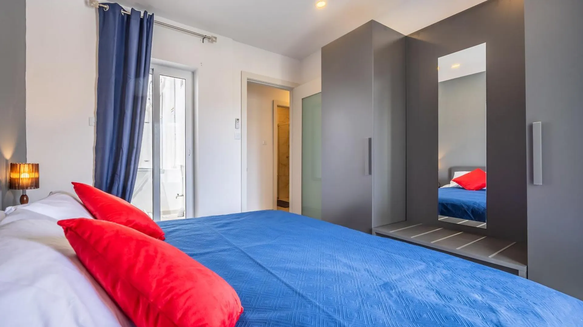 Apartamento Sleek & Stylish 2Br Accommodation With Large Private Terrace - Close To Saint Julian'S & Tigne Shopping Mall Sliema