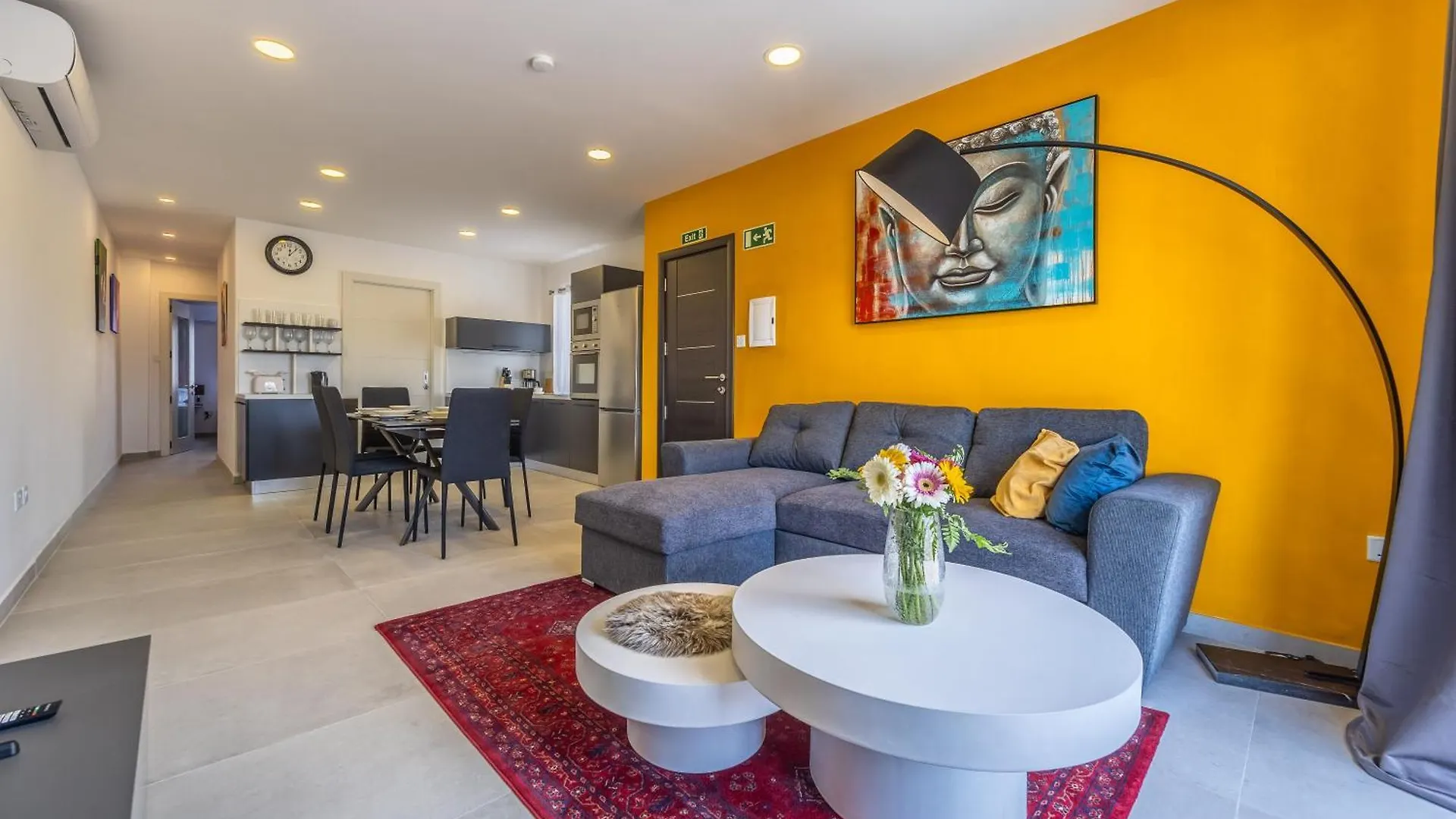 Sleek & Stylish 2Br Accommodation With Large Private Terrace - Close To Saint Julian'S & Tigne Shopping Mall Sliema