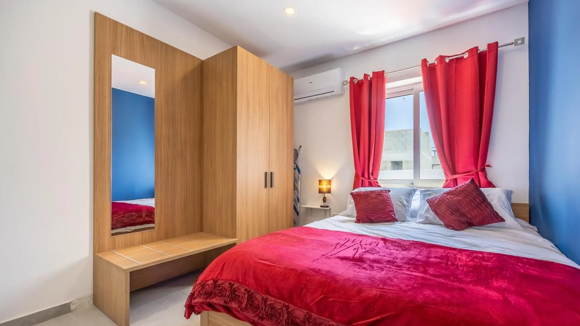 Sleek & Stylish 2Br Accommodation With Large Private Terrace - Close To Saint Julian'S & Tigne Shopping Mall Sliema