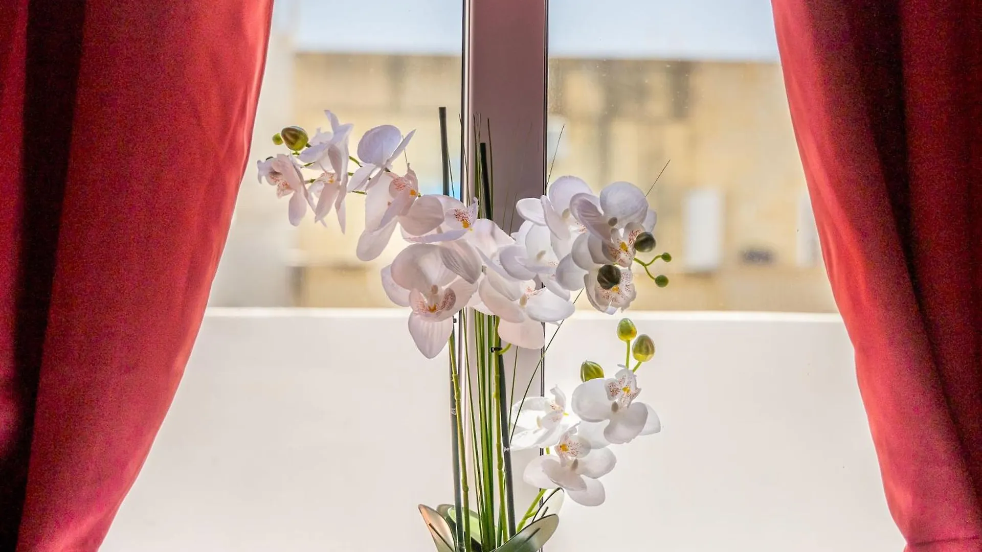 Sleek & Stylish 2Br Accommodation With Large Private Terrace - Close To Saint Julian'S & Tigne Shopping Mall Sliema Apartamento