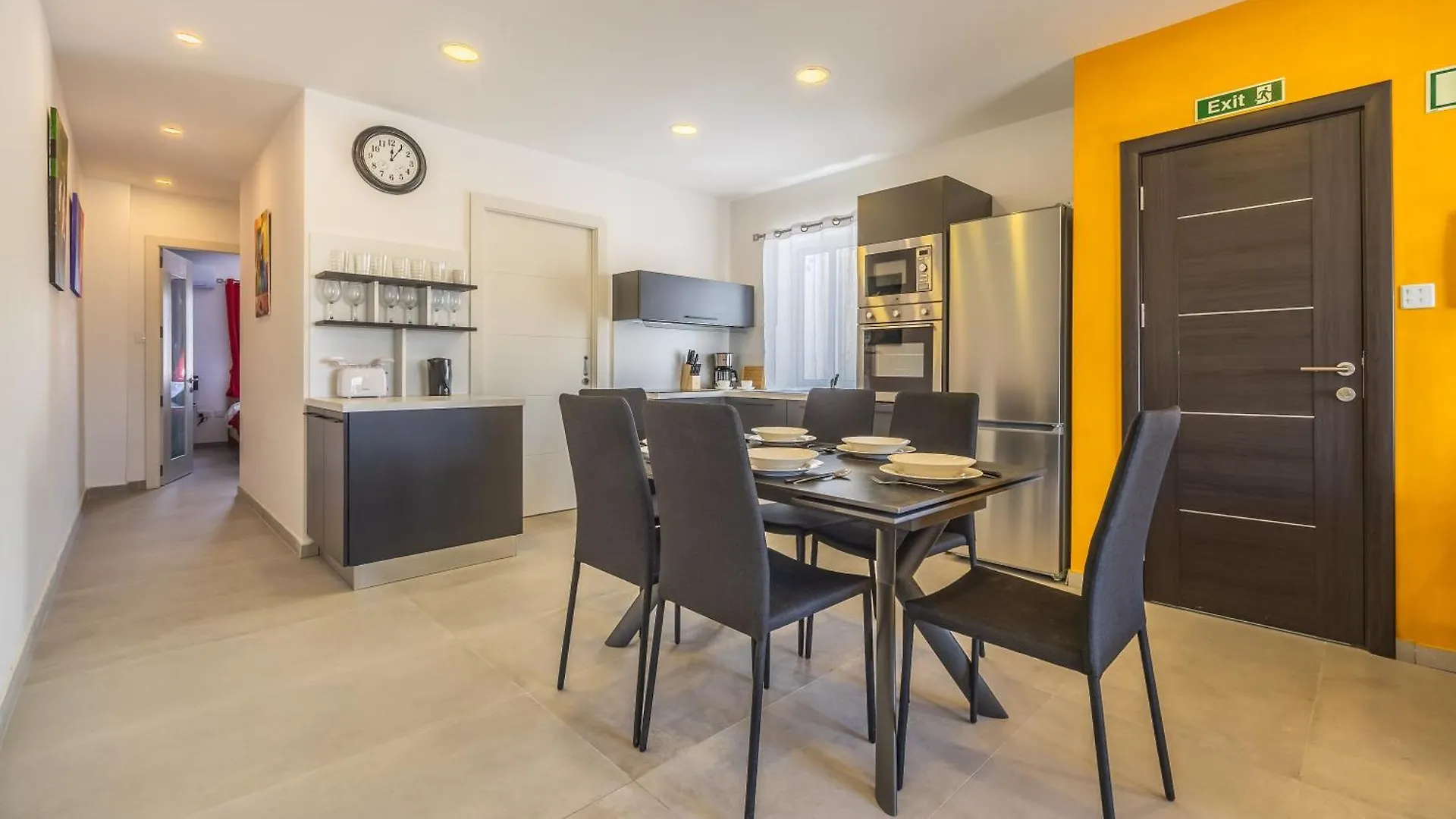 Sleek & Stylish 2Br Accommodation With Large Private Terrace - Close To Saint Julian'S & Tigne Shopping Mall Sliema 0*,