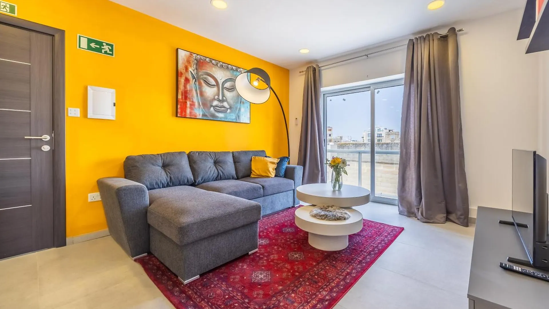 Apartamento Sleek & Stylish 2Br Accommodation With Large Private Terrace - Close To Saint Julian'S & Tigne Shopping Mall Sliema